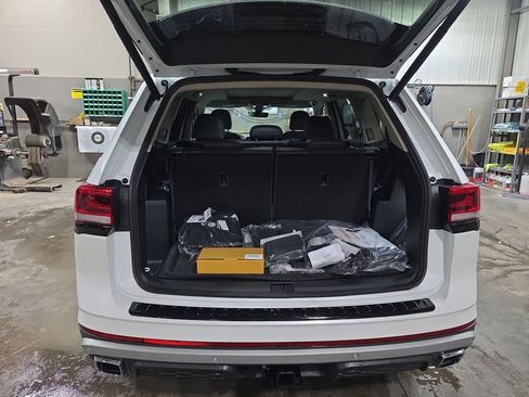 New 2026 Volkswagen Atlas Peak Edition AWD/4WD image 13