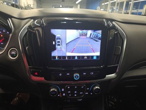 Used 2023 Chevrolet Traverse LT w/ LT Premium Package image 20