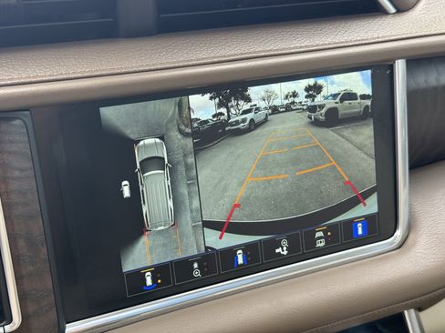 Used 2022 GMC Yukon XL Denali image 21