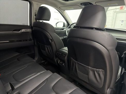 Used 2023 Hyundai Palisade SEL image 28