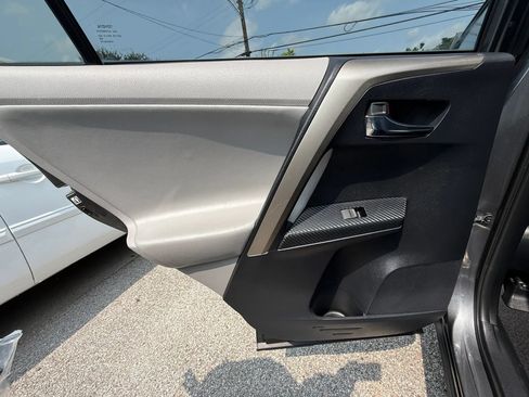 Used 2013 Toyota RAV4 Limited FWD image 21