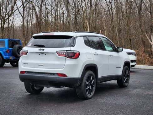 New 2026 Jeep Compass Latitude image 13