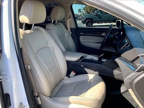 Used 2019 Buick Enclave Premium image 7