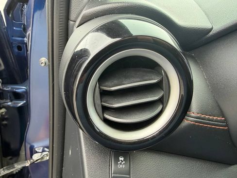 Used 2019 Nissan Kicks SR FWD image 23