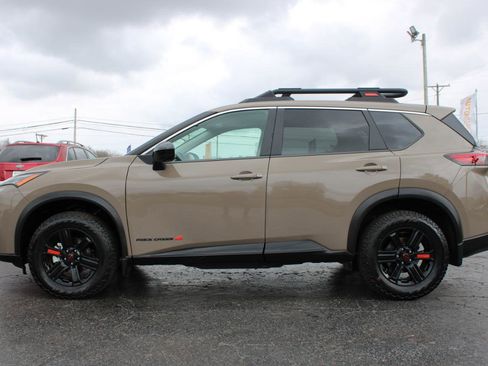 Used 2025 Nissan Rogue SV image 13