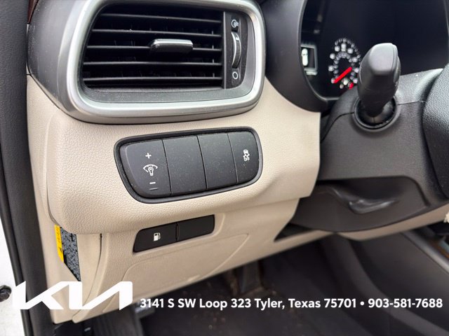Used 2017 Kia Sorento FWD image 15