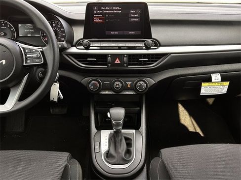 Used 2024 Kia Forte LXS w/ LXS Technology Package image 17