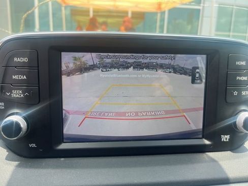 Used 2019 Hyundai Santa Fe SEL FWD image 6