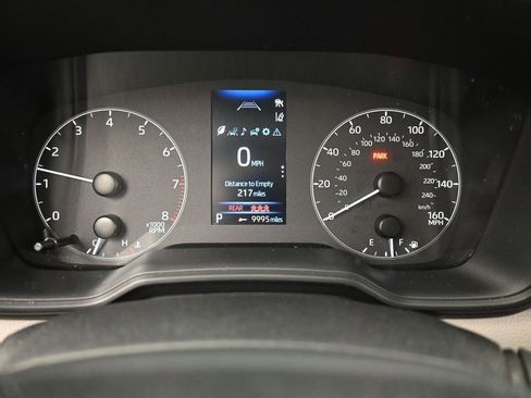 Used 2024 Toyota Corolla Cross LE image 18