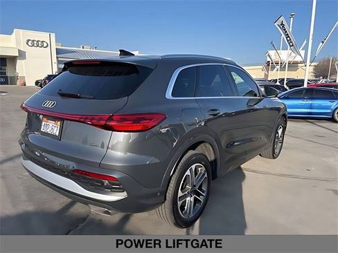 Used 2025 Audi Q5 Premium w/ Convenience Package image 3