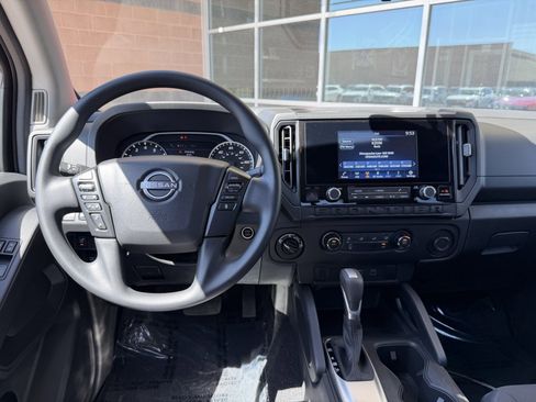 Used 2025 Nissan Frontier S AWD/4WD image 16