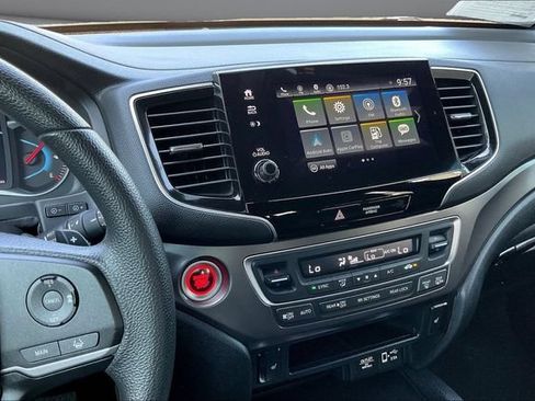 Used 2022 Honda Pilot Sport image 11