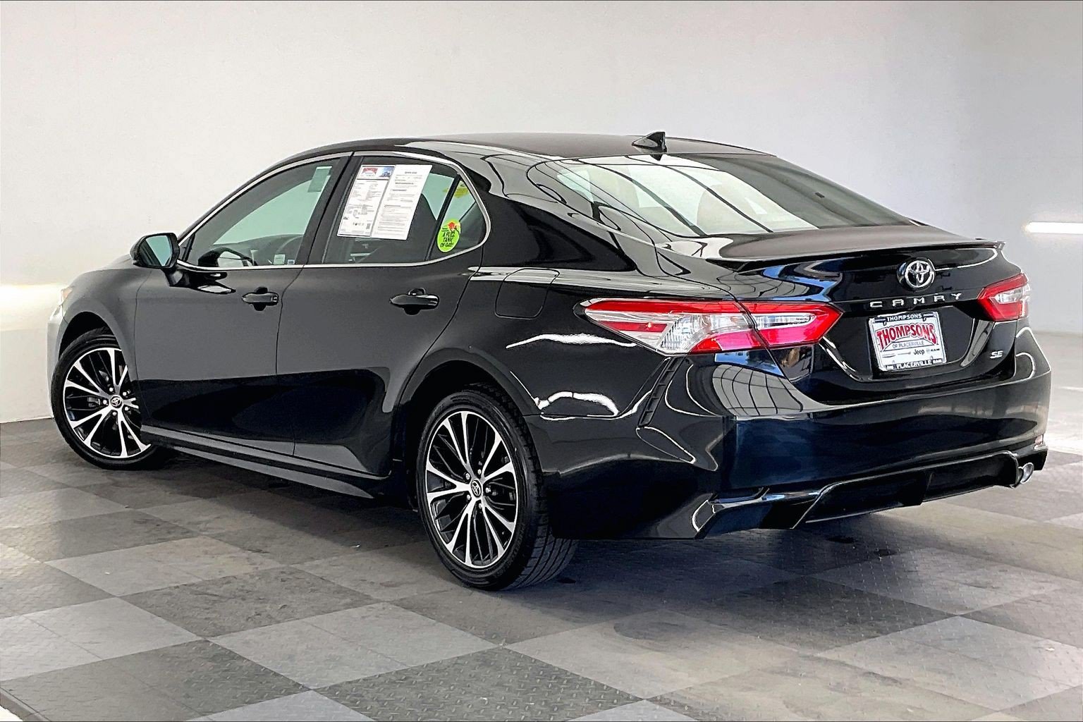 Used 2020 Toyota Camry SE FWD image 10