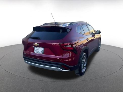 Used 2025 Chevrolet Trax LT w/ LT Convenience Package image 14