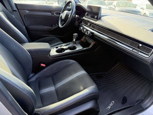 Used 2025 Honda Civic Sport image 16