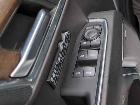 Used 2023 Chevrolet Silverado 1500 High Country w/ Technology Package AWD/4WD image 20
