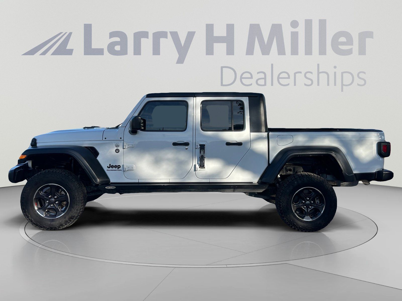 Used 2020 Jeep Gladiator Sport w/ Quick Order Package 24S AWD/4WD image 2