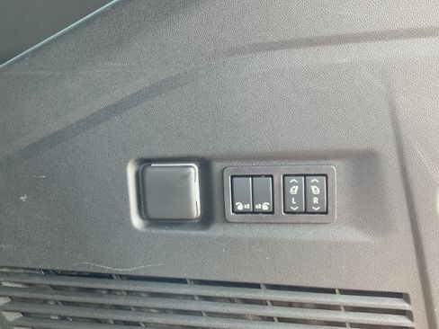 Used 2026 GMC Yukon XL Denali w/ Sun & Power Step Package AWD/4WD image 27