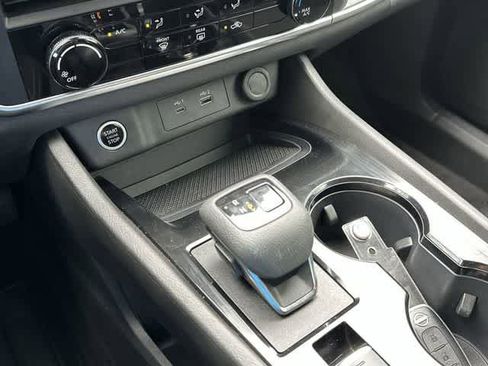 Used 2023 Nissan Rogue S FWD image 23