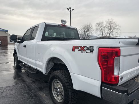 Used 2019 Ford F250 XL w/ XL Value Package image 4
