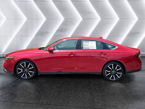 Used 2024 Honda Accord Touring image 2