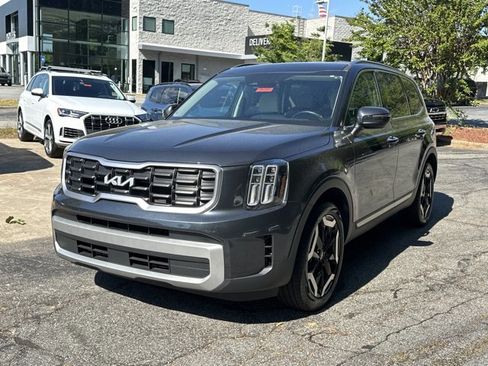 Certified 2024 Kia Telluride S w/ S Sunroof Package AWD/4WD image 2
