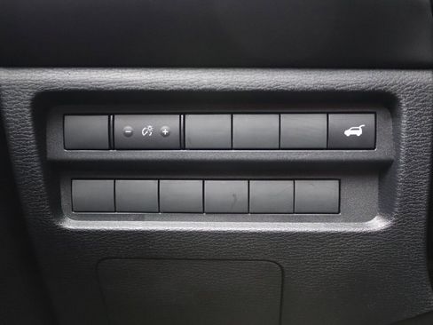 Used 2025 Mitsubishi Outlander SE image 13