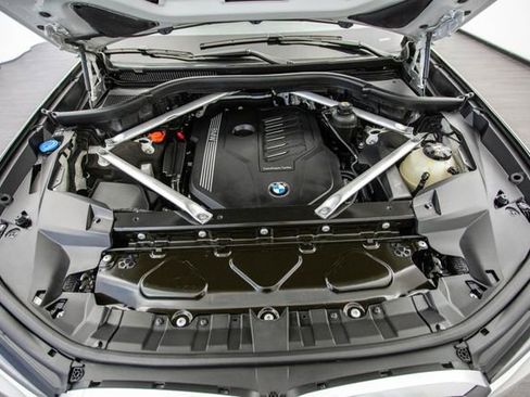 Used 2020 BMW X7 xDrive40i w/ Executive Package image 13