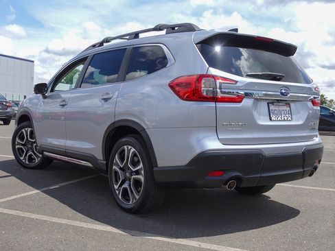 Certified 2023 Subaru Ascent Limited w/ Technology Package AWD/4WD image 7