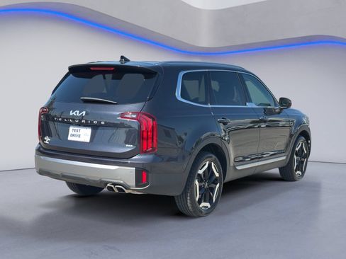 Used 2025 Kia Telluride S AWD/4WD image 3