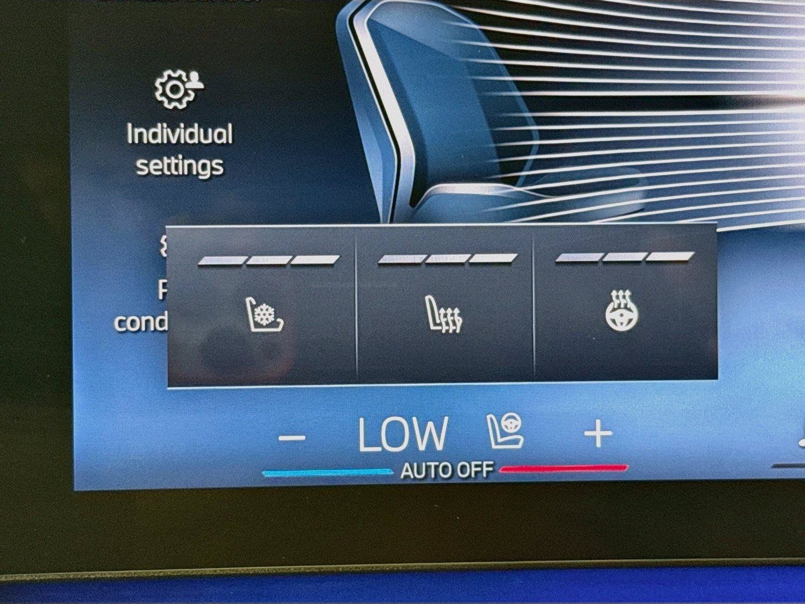Used 2023 BMW i7 xDrive60 w/ Executive Package 2 AWD/4WD image 19