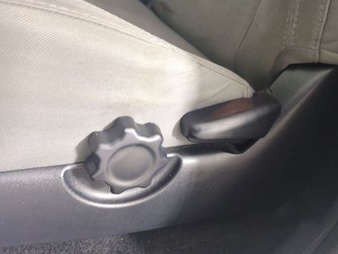Used 2018 Toyota Tacoma SR5 RWD image 20