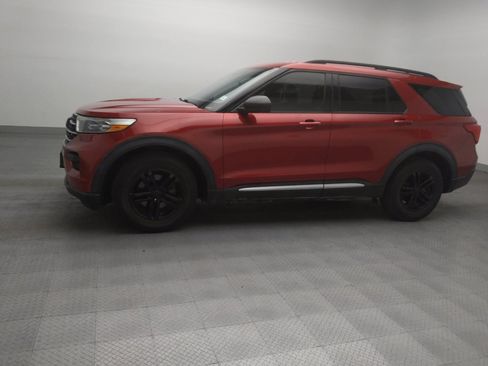 Used 2020 Ford Explorer XLT RWD image 2