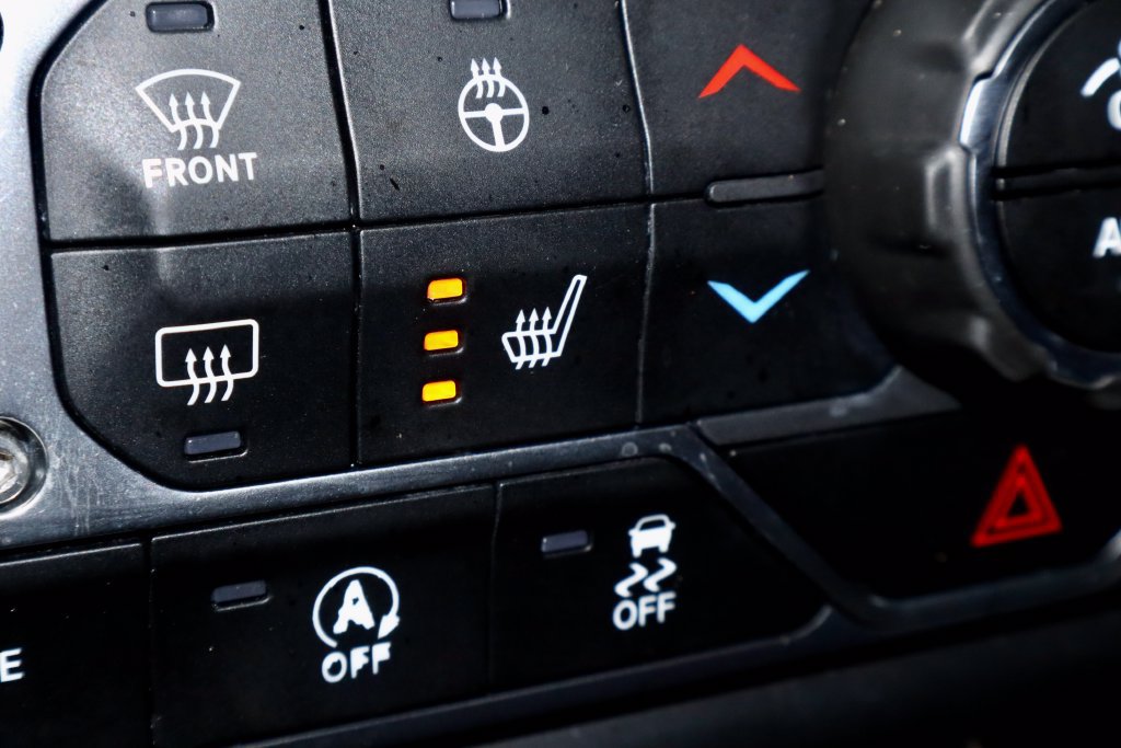 Used 2020 Jeep Wrangler Unlimited Sahara AWD/4WD image 5