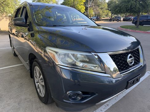 Used 2016 Nissan Pathfinder S FWD image 1