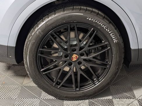New 2026 Porsche Cayenne image 14