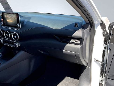 Used 2024 Nissan Sentra SV FWD image 27