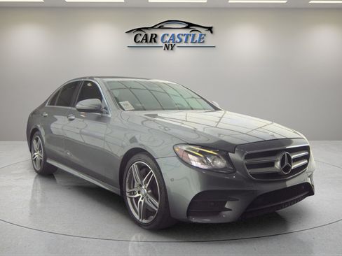 Used 2017 Mercedes-Benz E 300 4MATIC image 3