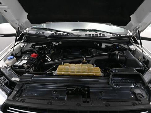 Used 2019 Ford F150 Lariat image 12