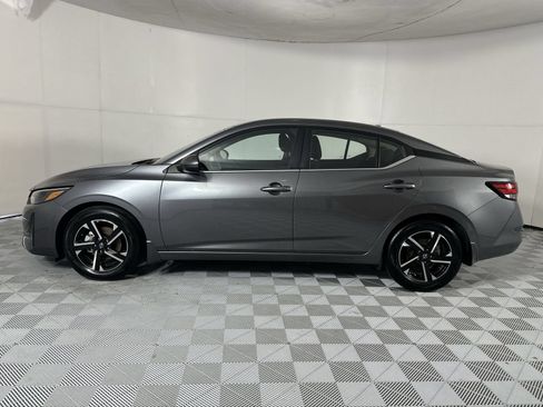 Certified 2025 Nissan Sentra SV FWD image 5