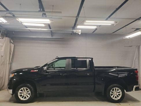 Used 2022 Chevrolet Silverado 1500 LT AWD/4WD image 15