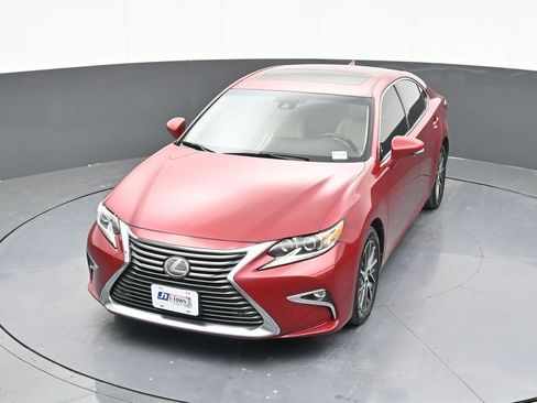 Used 2017 Lexus ES 350 w/ Luxury Package FWD image 59