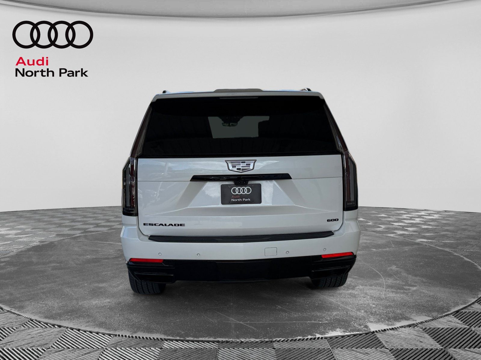 Used 2025 Cadillac Escalade Sport w/ Touring Package AWD/4WD image 4