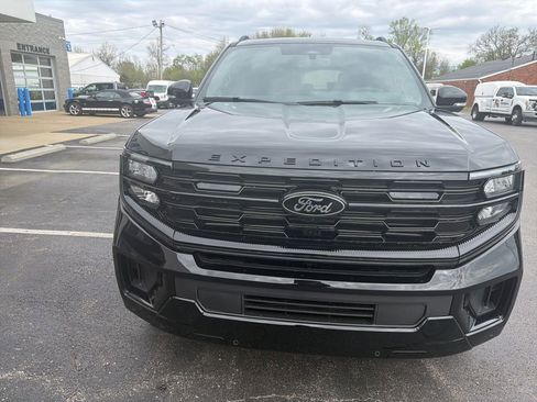 New 2026 Ford Expedition Platinum AWD/4WD image 8