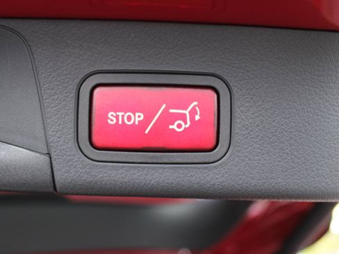 Used 2023 Mercedes-Benz EQB 300 4MATIC image 30