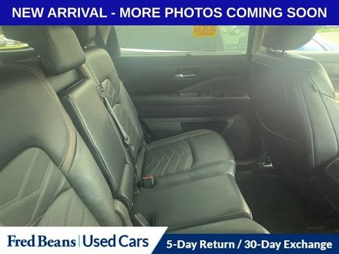 Used 2024 Nissan Pathfinder Platinum w/ Black Appearance Package AWD/4WD image 7