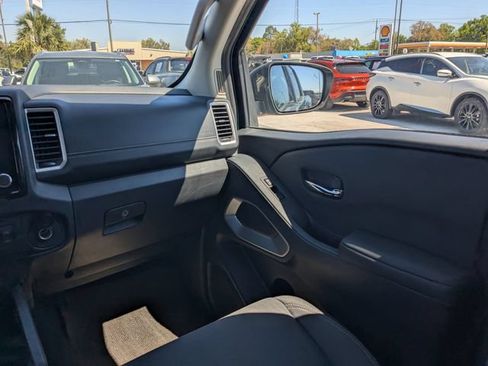 Used 2023 Nissan Frontier SV w/ SV Convenience Package AWD/4WD image 13