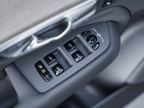 New 2026 Volvo XC90 B6 Plus w/ Protection Package Premier image 39