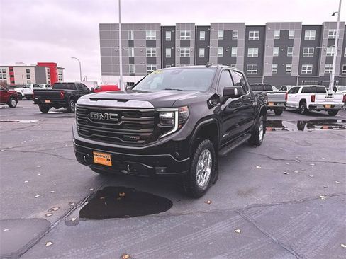 Used 2022 GMC Sierra 1500 AT4 w/ AT4 Premium Package image 1