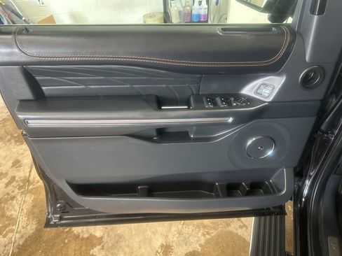 Used 2022 Ford Expedition Max Platinum image 15